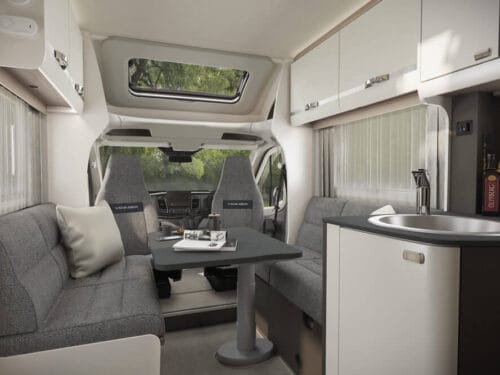 2025-voyager-594-front-lounge