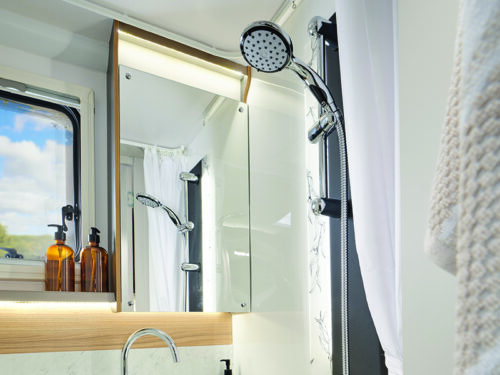 Adamo-75-4DL-shower-room